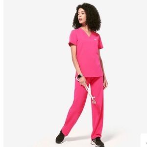 Figs - Shocking Pink Scrub Set! Small